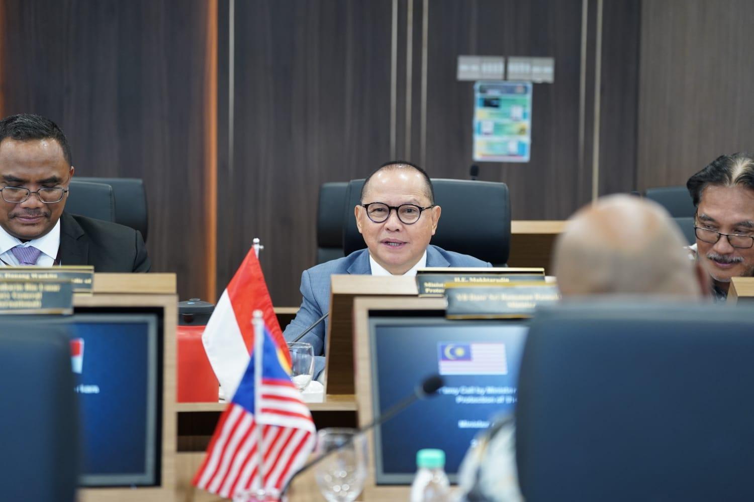Perkuat Pelindungan dan Kerja Sama Bilateral, Menteri Mukhtarudin Temui Kementerian Sumber Manusia Malaysia